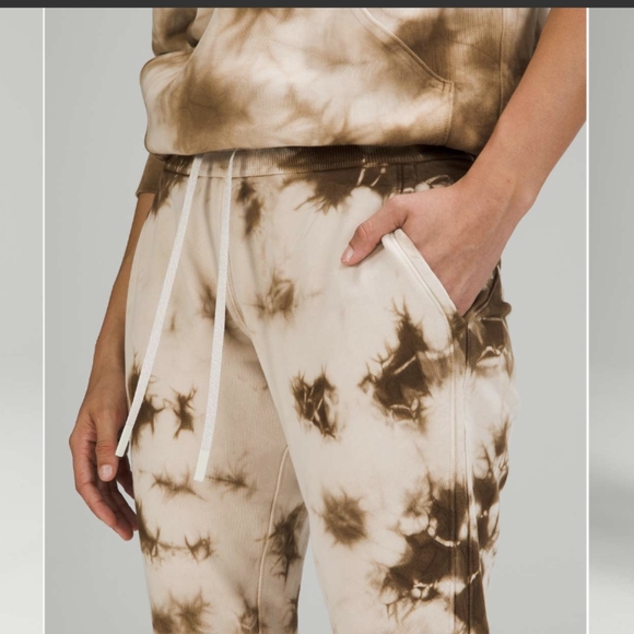 NWT Lululemon Warm Down Jogger *Earth Dye Earth Dye Sand - Picture 4 of 12